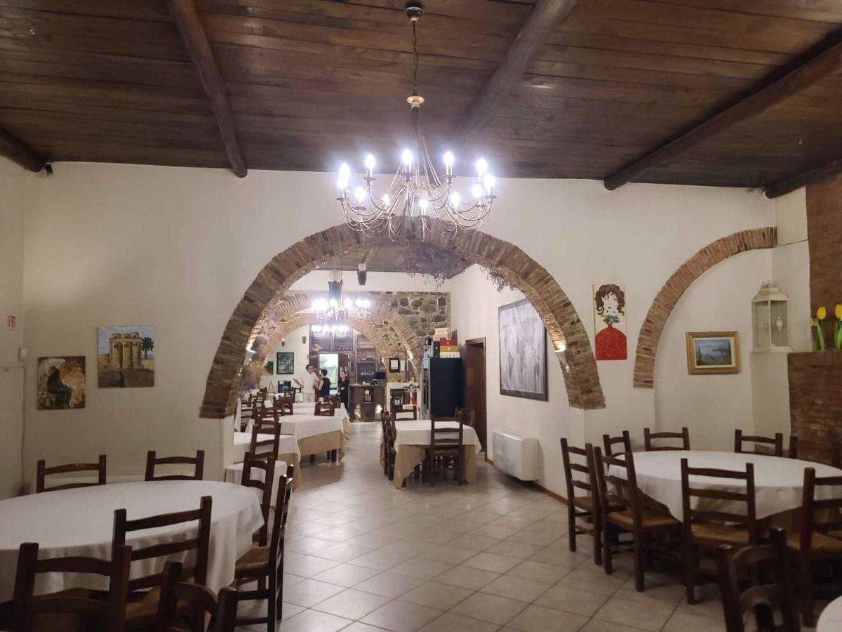Riccio - La Cantina Del Contadino Rende Ngoại thất bức ảnh